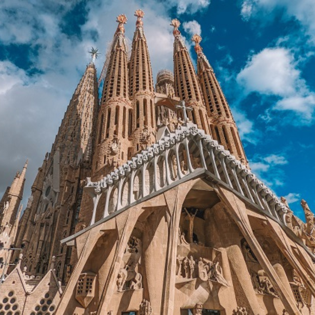 Sagrada Familia, esempio di architettura e opere in Art Nouveau del primo '900 
