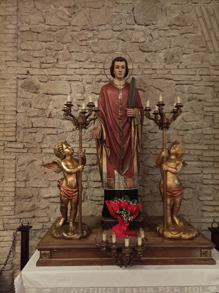 Questa è la statua del santo patrono Antimo che è situata nella chiesa in suo onore a Nazzano.